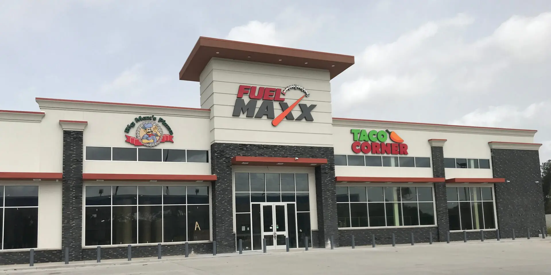 Fuel Maxx storefront with Taco Corner